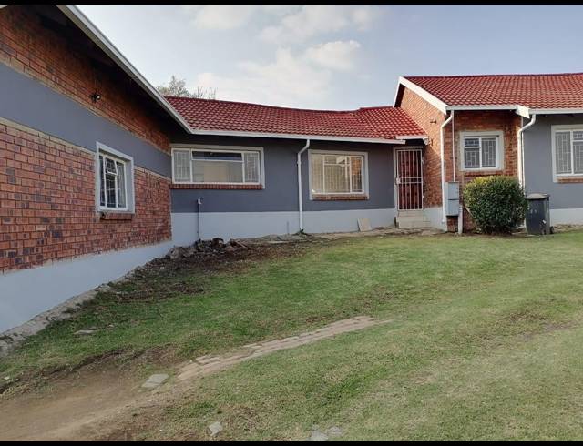 3 bed property to rent in WINCHESTER HILLS